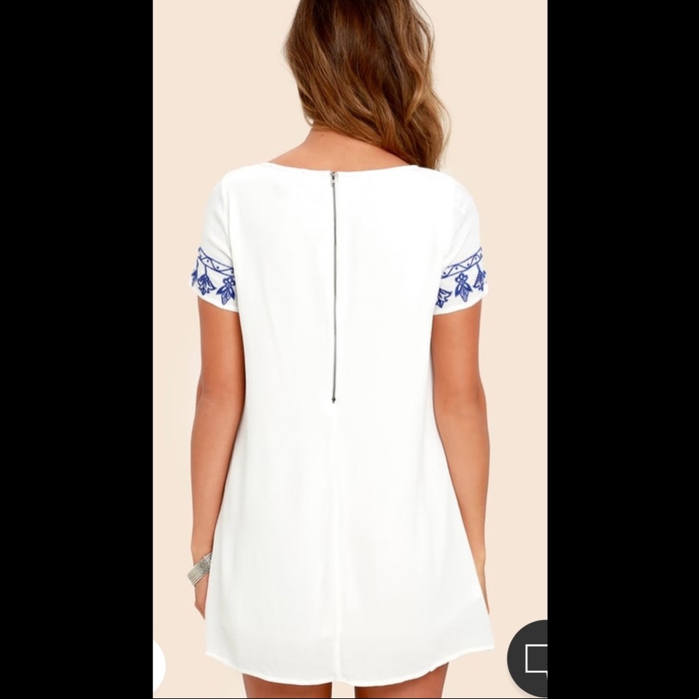💙 Lulu’s Embroidered dress - Picture 4 of 11